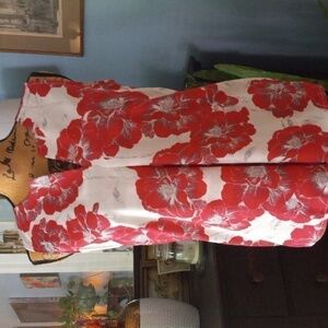 Crosby. White & Pink Floral Pleated Sleeveless Blouse